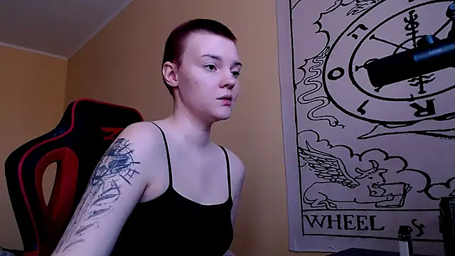 Snapshot of KrisNeal chatting on 02.09.26 KrisNeal online show from 02.09.26