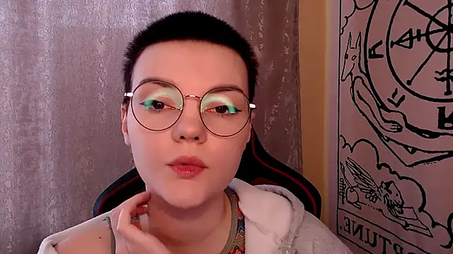 Snapshot of KrisNeal chatting on 02.28.26 KrisNeal online show from 02.28.26