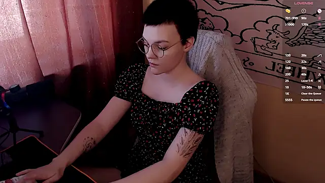 Snapshot of KrisNeal chatting on 03.21.26 KrisNeal online show from 03.21.26