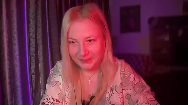 Snapshot of BikiHellena chatting on 12.18.25 BikiHellena online show from 12.18.25