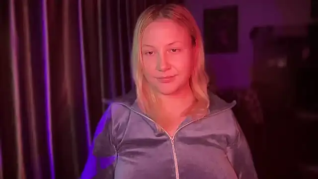 Snapshot of BikiHellena chatting on 02.02.26 BikiHellena online show from 02.02.26