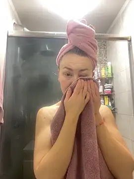 MartaLuna  online show from 12.04.25