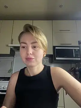 MartaLuna  online show from 12.14.25