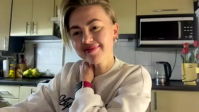 MartaLuna  online show from 04.14.26