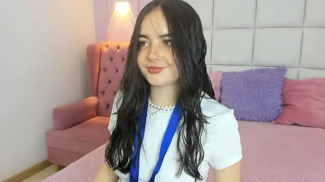 Snapshot of Ashleypetit chatting on 05.03.26 Ashleypetit online show from 05.03.26