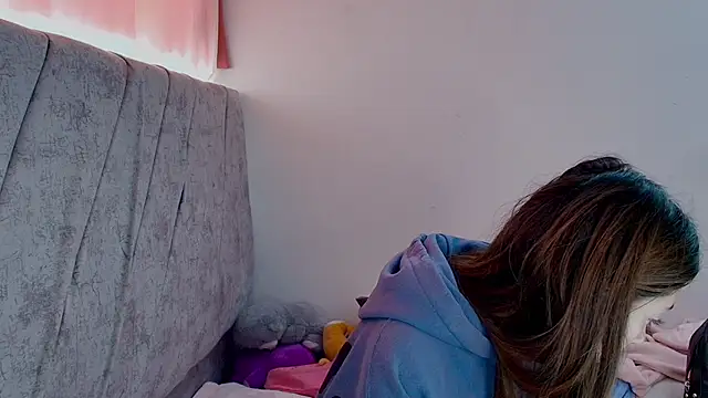 Snapshot of kimmy_vegga2 chatting on 10.22.25 kimmy vegga2 online show from 10.22.25