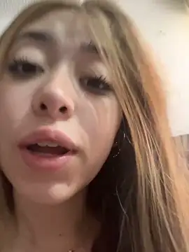 Snapshot of kimmy_vegga2 chatting on 11.07.25 kimmy vegga2 online show from 11.07.25