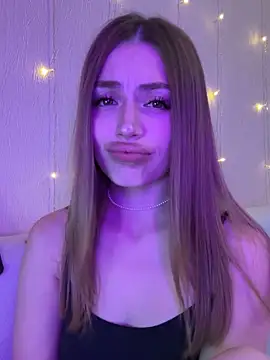 Elizabeth Tay online show from 11.20.25