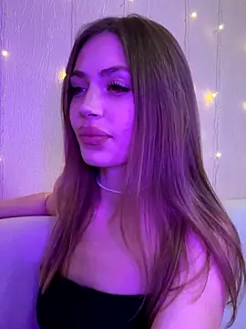 Elizabeth Tay online show from 11.27.25