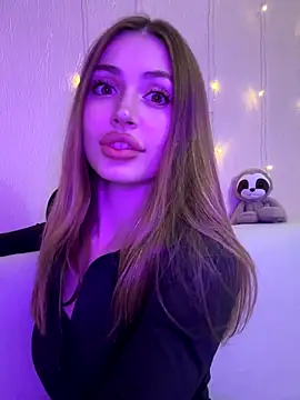 Elizabeth Tay online show from 12.02.25