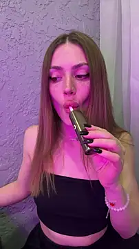 Snapshot of Elizabeth_Tay chatting on 02.25.26 Elizabeth Tay online show from 02.25.26