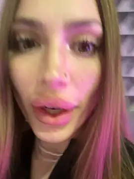 Elizabeth Tay online show from 03.11.26