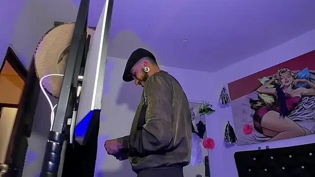 xxKamadevaxx online show from 10.18.25