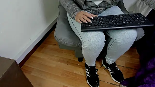 Snapshot of Shantal__G chatting on 02.18.26 Shantal G online show from 02.18.26