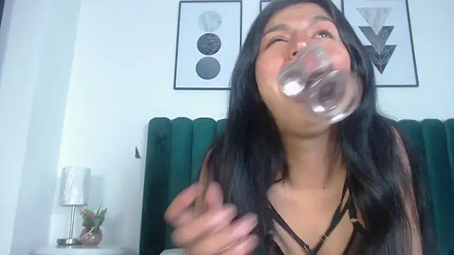 Keila Fg online show from 11.08.25