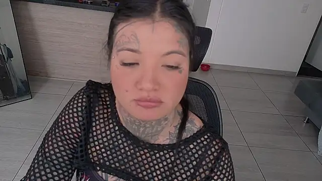 Snapshot of Unatatuada chatting on 11.04.25 Unatatuada online show from 11.04.25