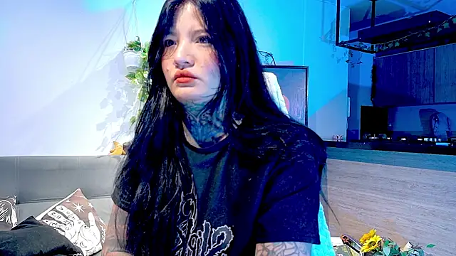 Snapshot of Unatatuada chatting on 12.18.25 Unatatuada online show from 12.18.25