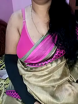 Snapshot of KannadaTamilTeluguBeauty chatting on 12.14.25 KannadaTamilTeluguBeauty online show from 12.14.25