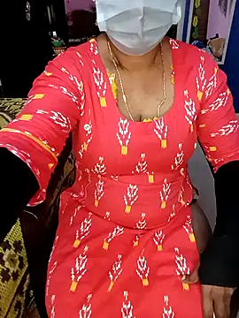 Snapshot of KannadaTamilTeluguBeauty chatting on 12.16.25 KannadaTamilTeluguBeauty online show from 12.16.25