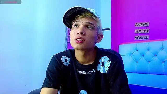 Snapshot of EL_VENEZOLANO_22CM chatting on 10.09.25 EL VENEZOLANO 22CM online show from 10.09.25