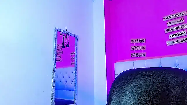 Snapshot of EL_VENEZOLANO_22CM chatting on 10.13.25 EL VENEZOLANO 22CM online show from 10.13.25