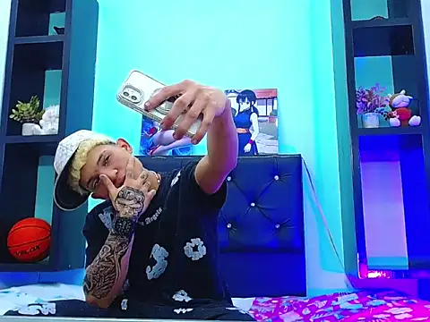 Snapshot of EL_VENEZOLANO_22CM chatting on 11.23.25 EL VENEZOLANO 22CM online show from 11.23.25