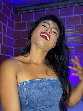 Michelle Narvaez online show from 03.04.26