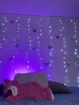 Snapshot of Daliila_11 chatting on 10.24.25 Daliila 11 online show from 10.24.25