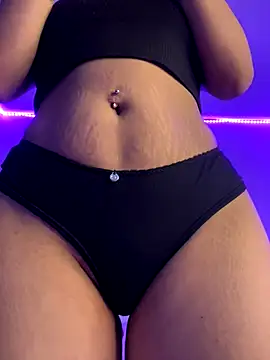 Snapshot of Daliila_11 chatting on 11.17.25 Daliila 11 online show from 11.17.25