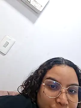 Aliciabloom online show from 11.16.25