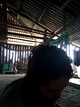 Snapshot of bonnie-00 chatting on 04.15.26 bonnie-00 online show from 04.15.26