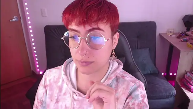 Snapshot of Miacatsito3 chatting on 10.09.25 Miacatsito3 online show from 10.09.25