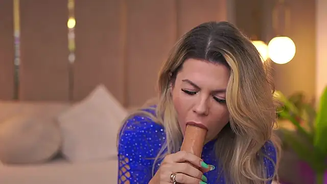 Snapshot of CamilaStarr chatting on 02.12.26 CamilaStarr online show from 02.12.26