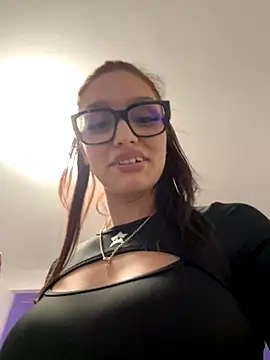 Snapshot of EllaBlowy chatting on 09.30.25 EllaBlowy online show from 09.30.25