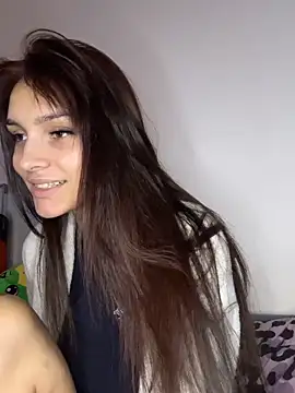 Snapshot of EllaBlowy chatting on 10.04.25 EllaBlowy online show from 10.04.25