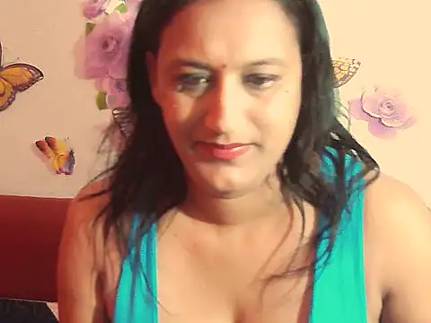 Snapshot of Indiansexyboobs18 chatting on 10.13.25 Indiansexyboobs18 online show from 10.13.25