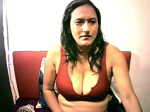 Snapshot of Indiansexyboobs18 chatting on 11.30.25 Indiansexyboobs18 online show from 11.30.25