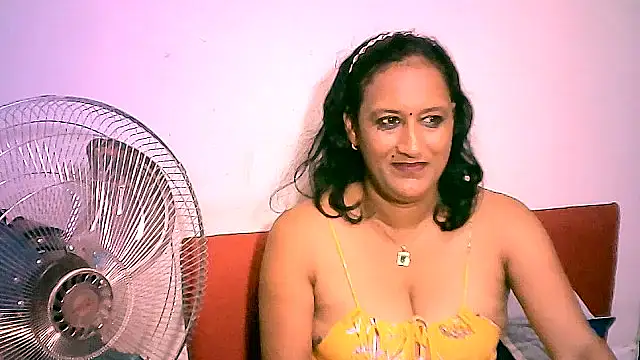 Snapshot of Indiansexyboobs18 chatting on 02.13.26 Indiansexyboobs18 online show from 02.13.26