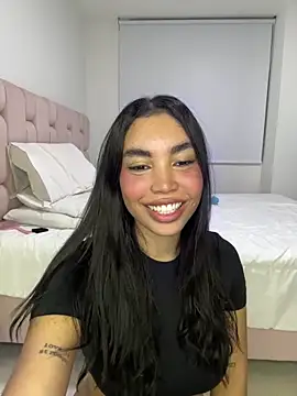 karolaalcendra online show from 04.20.26