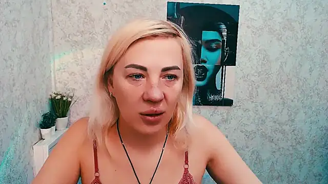 EmmaCat  online show from 02.21.26