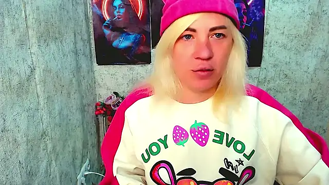 EmmaCat  online show from 03.25.26