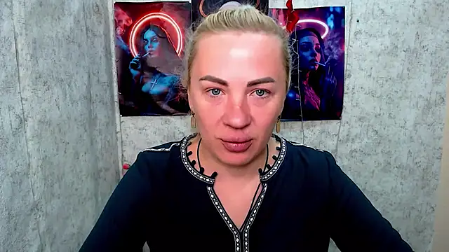 EmmaCat  online show from 04.22.26