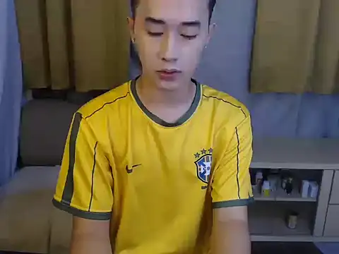 Snapshot of mr_chandy chatting on 10.08.25 mr chandy online show from 10.08.25