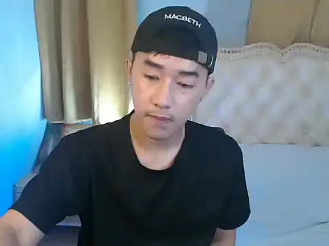 Snapshot of mr_chandy chatting on 10.18.25 mr chandy online show from 10.18.25