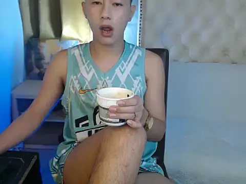 Snapshot of mr_chandy chatting on 10.26.25 mr chandy online show from 10.26.25