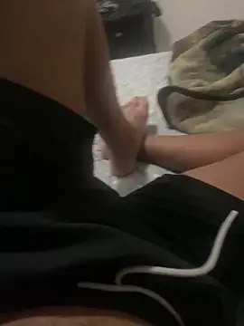 Snapshot of Morenolatino881 chatting on 10.24.25 Morenolatino881 online show from 10.24.25