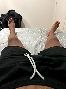 Snapshot of Morenolatino881 chatting on 10.28.25 Morenolatino881 online show from 10.28.25