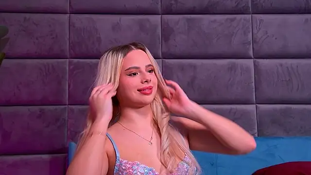 YssabelFox online show from 12.19.25