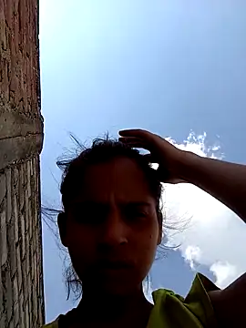 Saloni-Gupta online show from 09.28.25