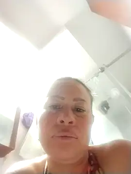 LaraCaliente online show from 10.01.25